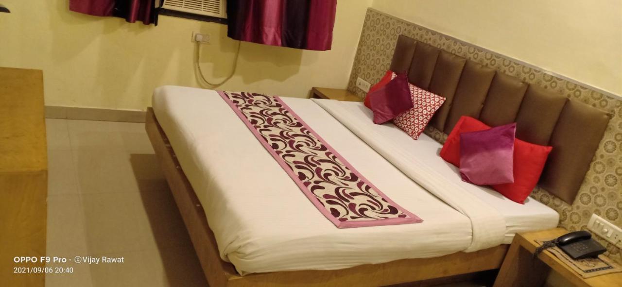 Hotel Golden Gate Új-Delhi Kültér fotó