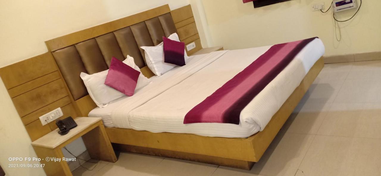 Hotel Golden Gate Új-Delhi Kültér fotó