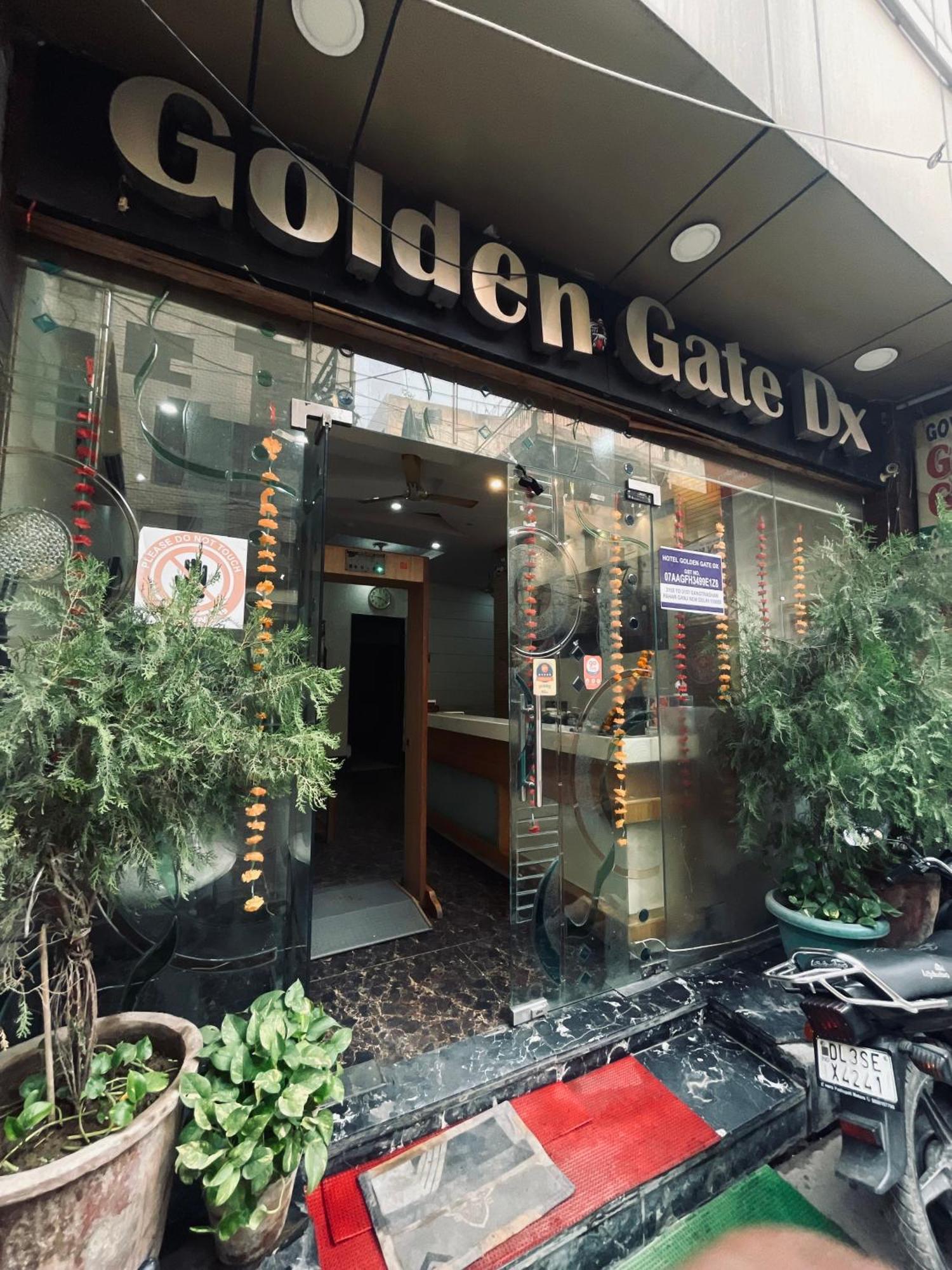 Hotel Golden Gate Új-Delhi Kültér fotó